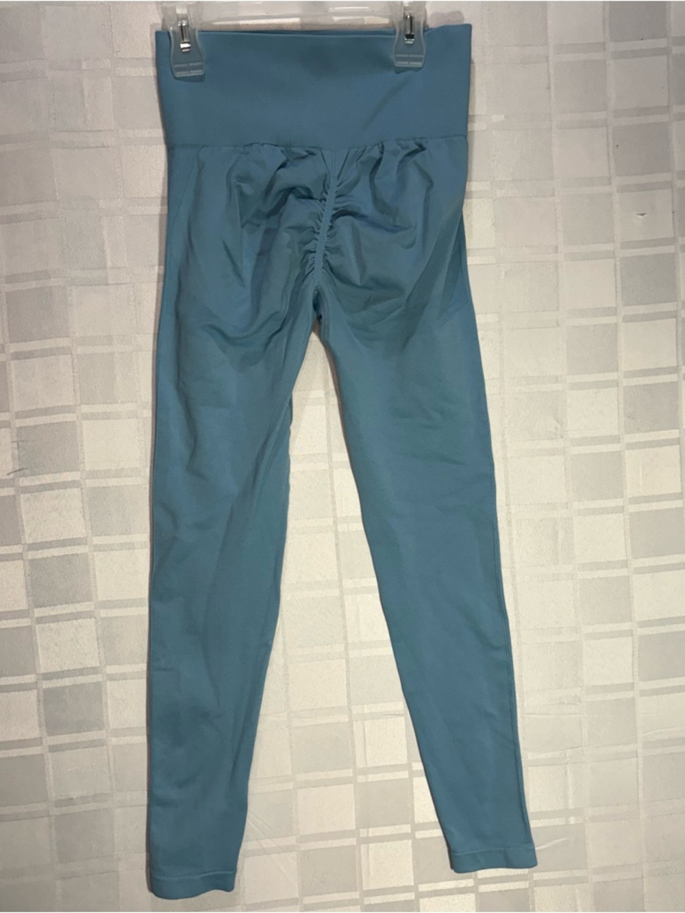 High-Rise Scrunch-Back Leggings in Teal